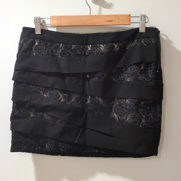 Bebe Vintage Y2K Lace Trim Kick Pleat Pencil Skirt in Black Size 8